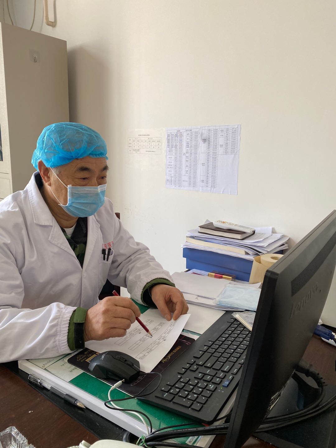 【和润抗疫·英雄本色】潜江优抚医院年过七旬李佑民主任小记