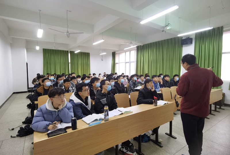 武汉文理学院开学首日教学秩序井然