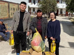 中铁阜阳中心医院志愿者走进敬老院献爱心