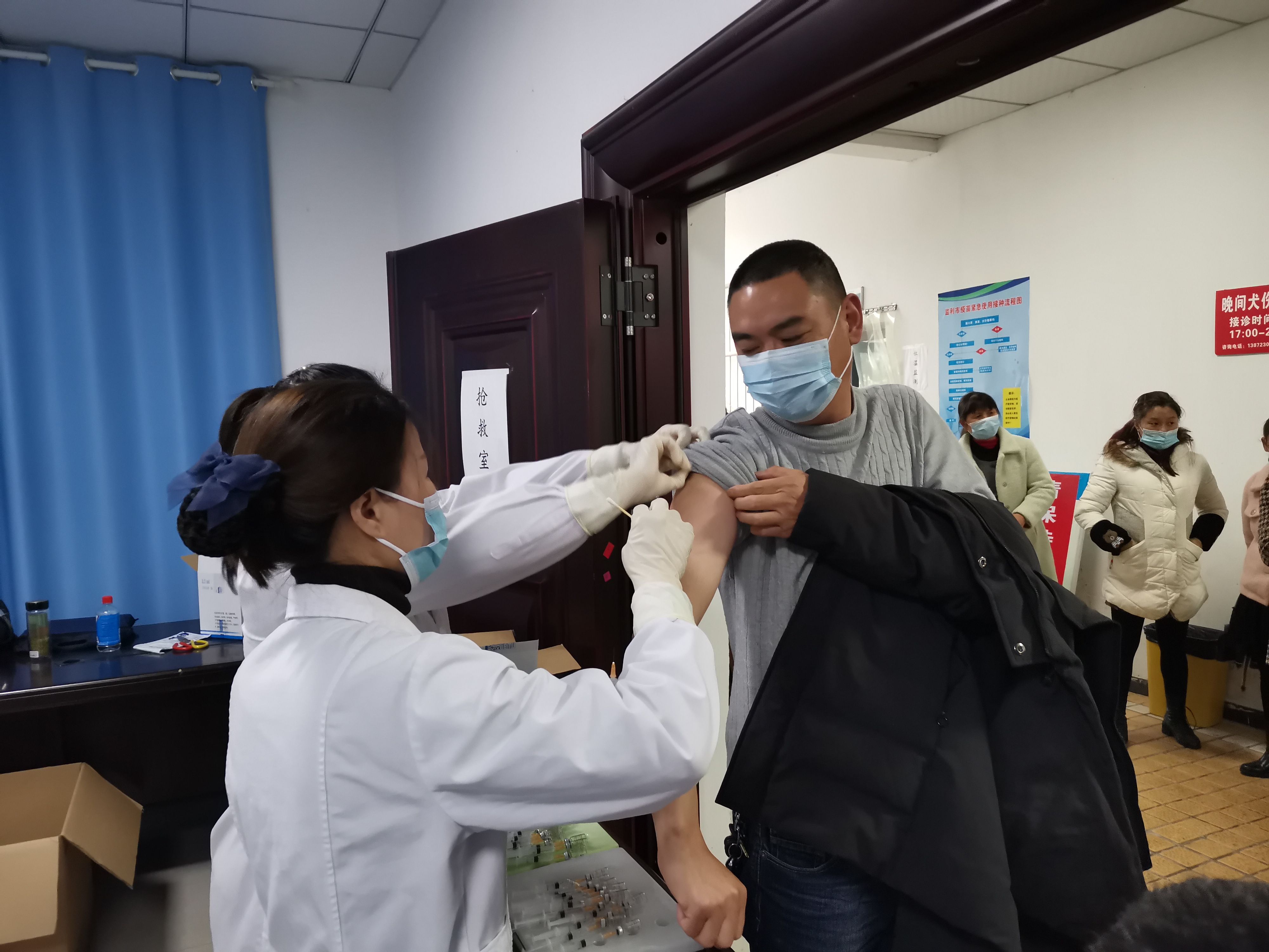 监利市三医院精心组织开展疫苗接种